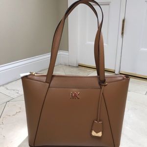 NWT Michael Kors Maddie East West MD Brn Tote $258